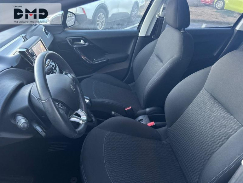 Peugeot 208 1.2 Puretech 82ch E6.c Signature 5p - Visuel #9