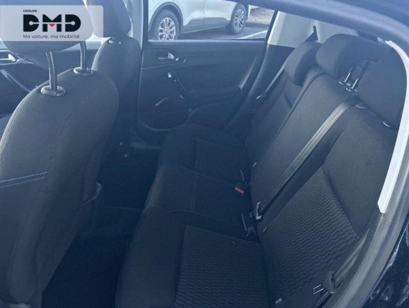 Peugeot 208 1.2 Puretech 82ch E6.c Signature 5p - Visuel #10