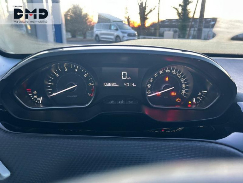 Peugeot 208 1.2 Puretech 82ch E6.c Signature 5p - Visuel #14